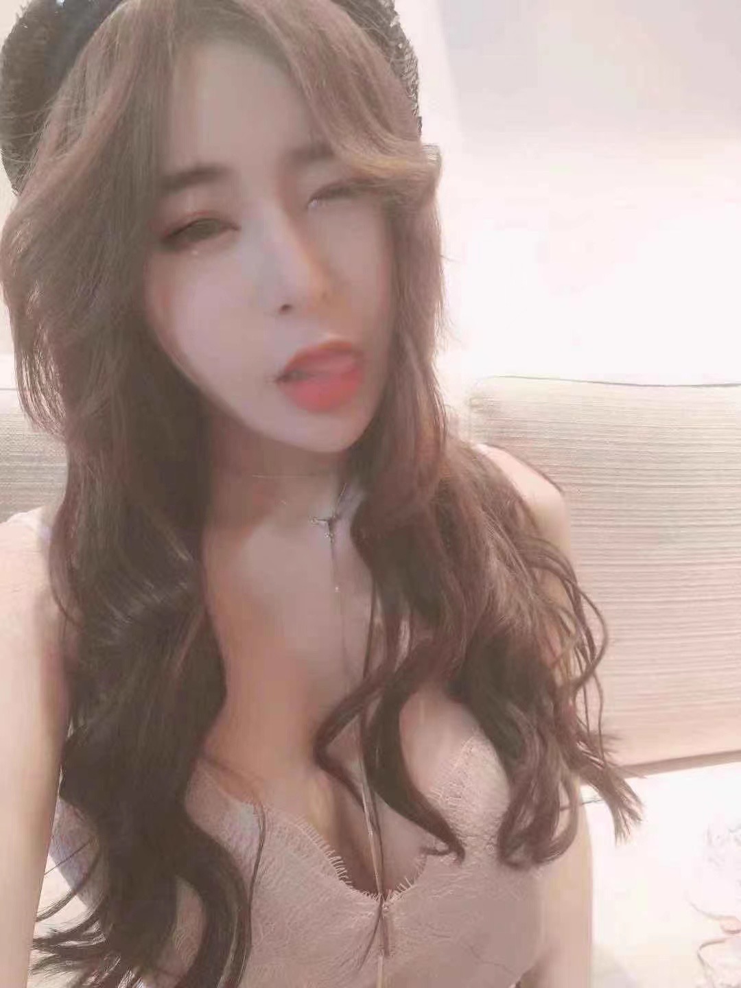 验证妩媚的小少妇